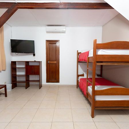 Hostal "Centrika" Тарапото Экстерьер фото