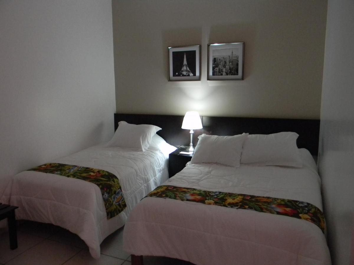 Hostal "Centrika" Тарапото Экстерьер фото