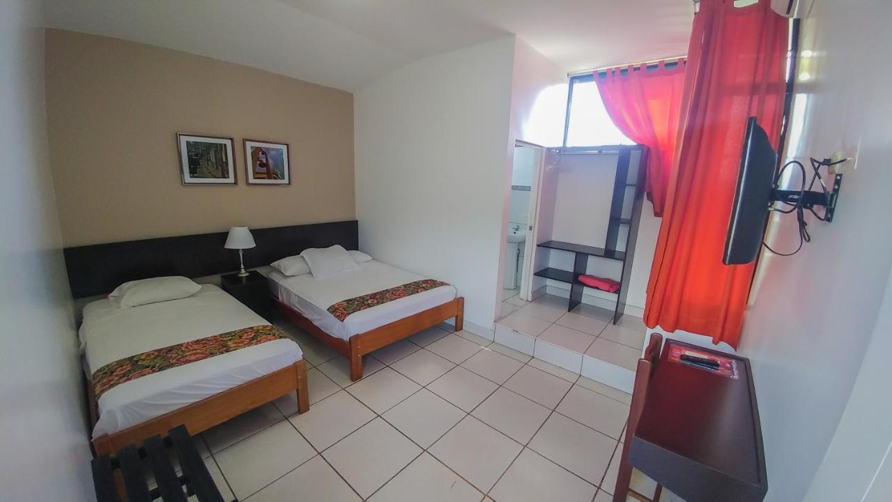 Hostal "Centrika" Тарапото Экстерьер фото