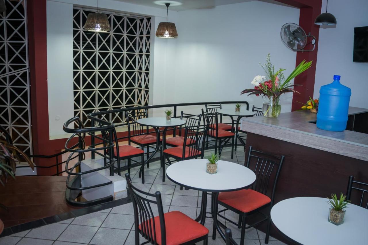 Hostal "Centrika" Тарапото Экстерьер фото