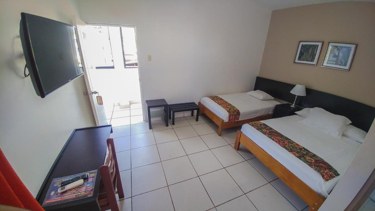 Hostal "Centrika" Тарапото Экстерьер фото