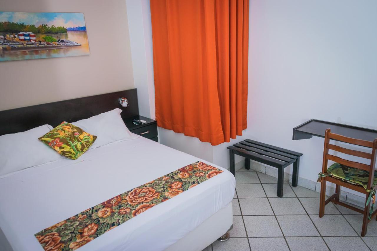 Hostal "Centrika" Тарапото Экстерьер фото