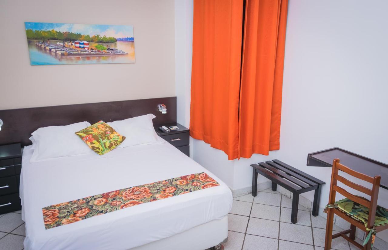 Hostal "Centrika" Тарапото Экстерьер фото