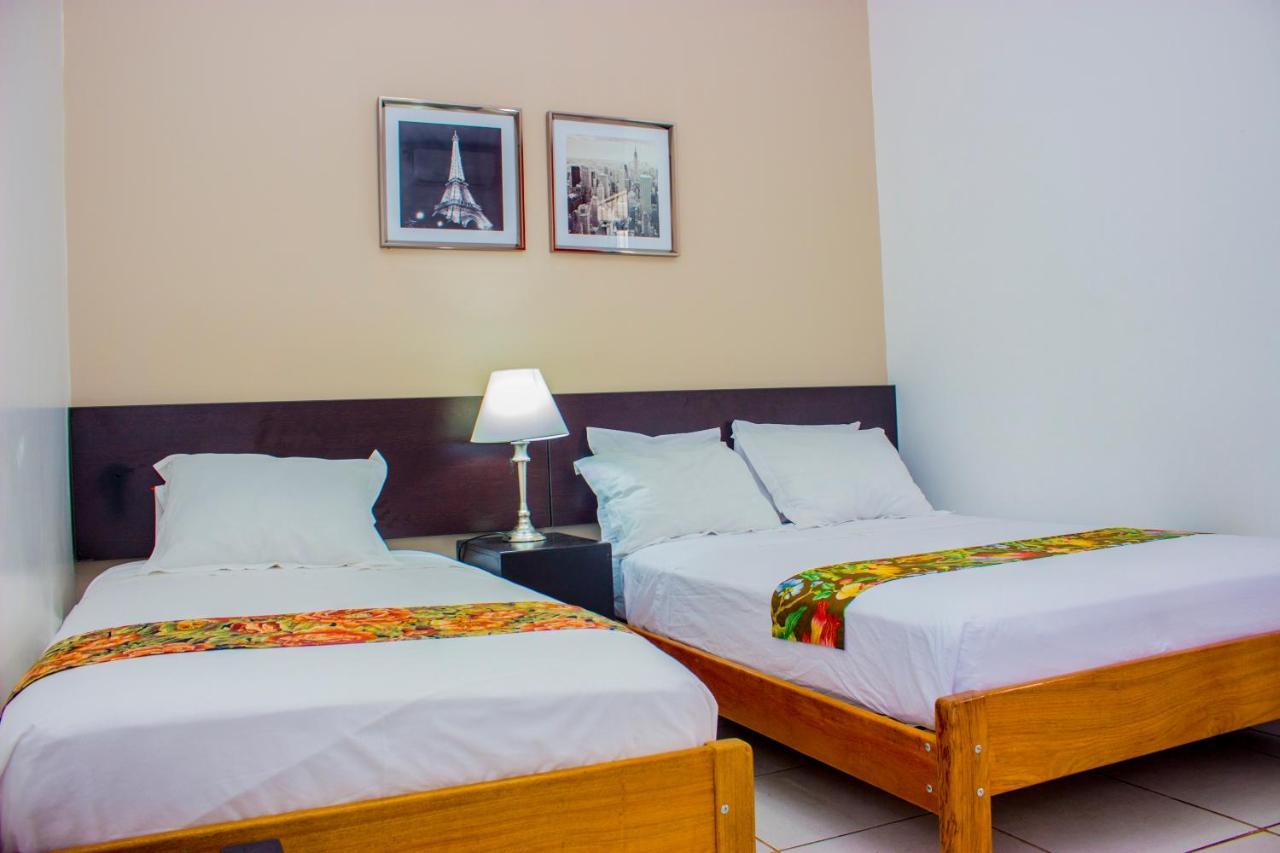 Hostal "Centrika" Тарапото Экстерьер фото