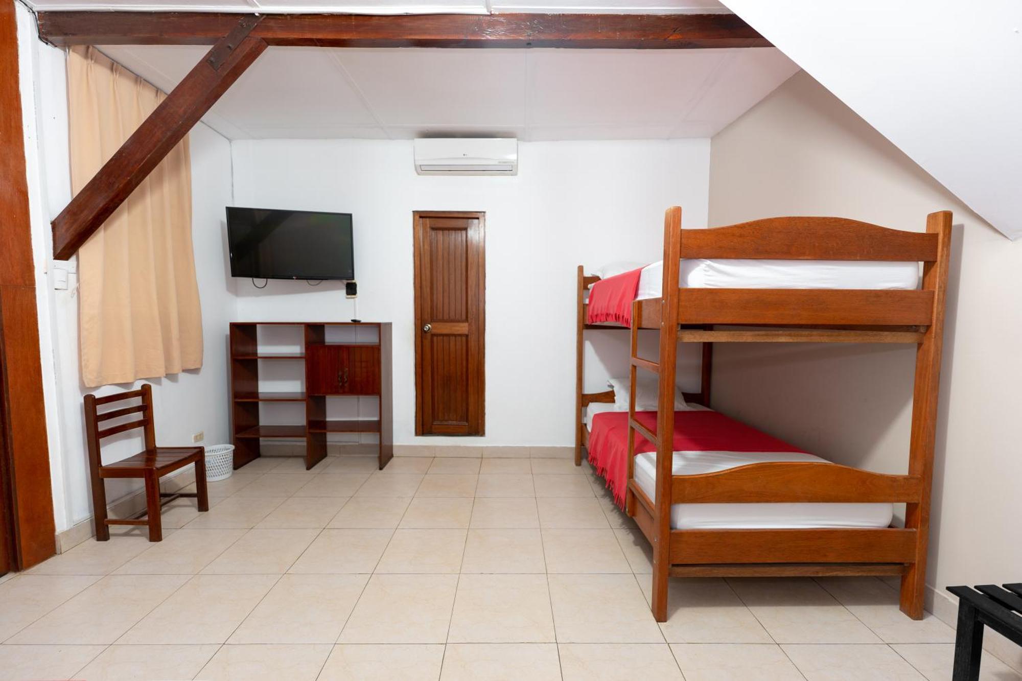 Hostal "Centrika" Тарапото Экстерьер фото