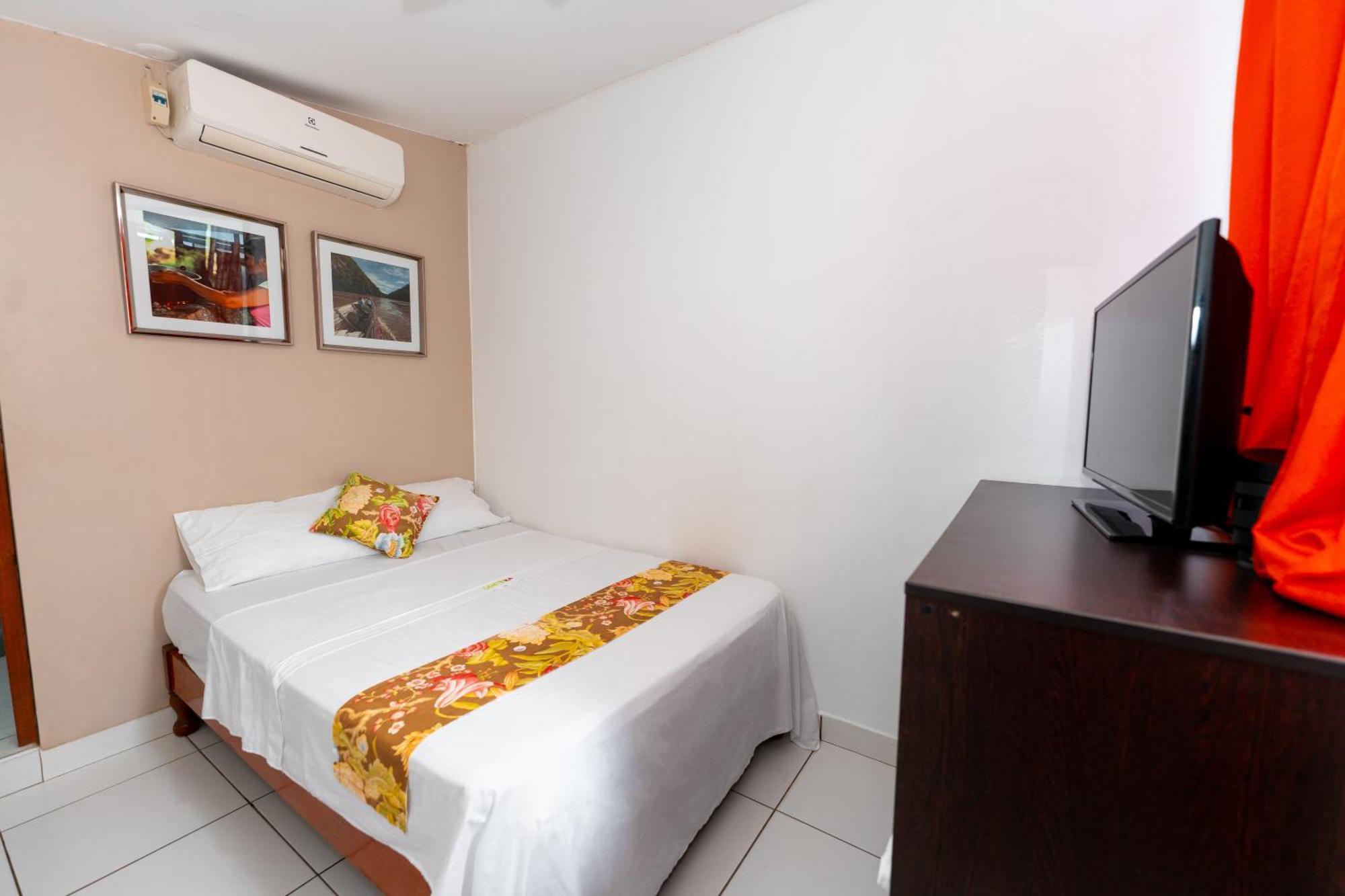Hostal "Centrika" Тарапото Экстерьер фото