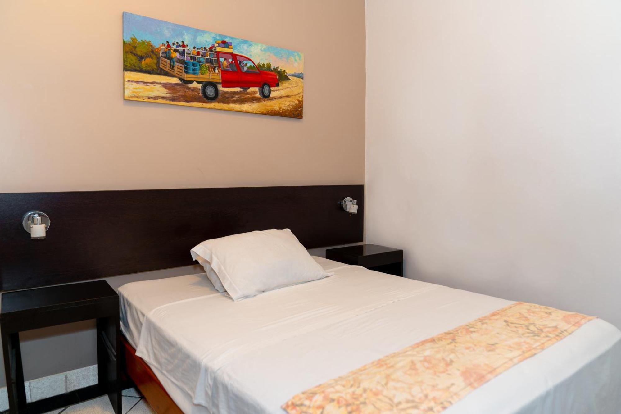 Hostal "Centrika" Тарапото Экстерьер фото