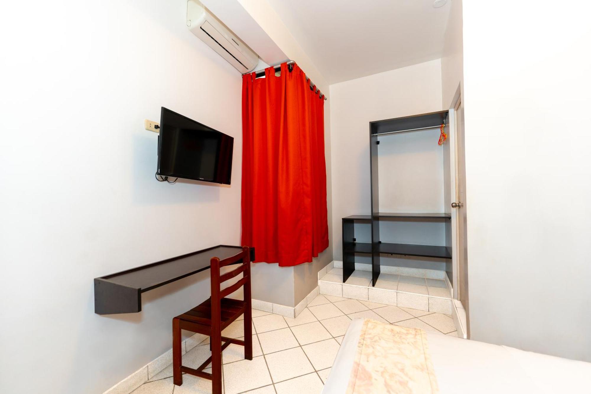 Hostal "Centrika" Тарапото Экстерьер фото