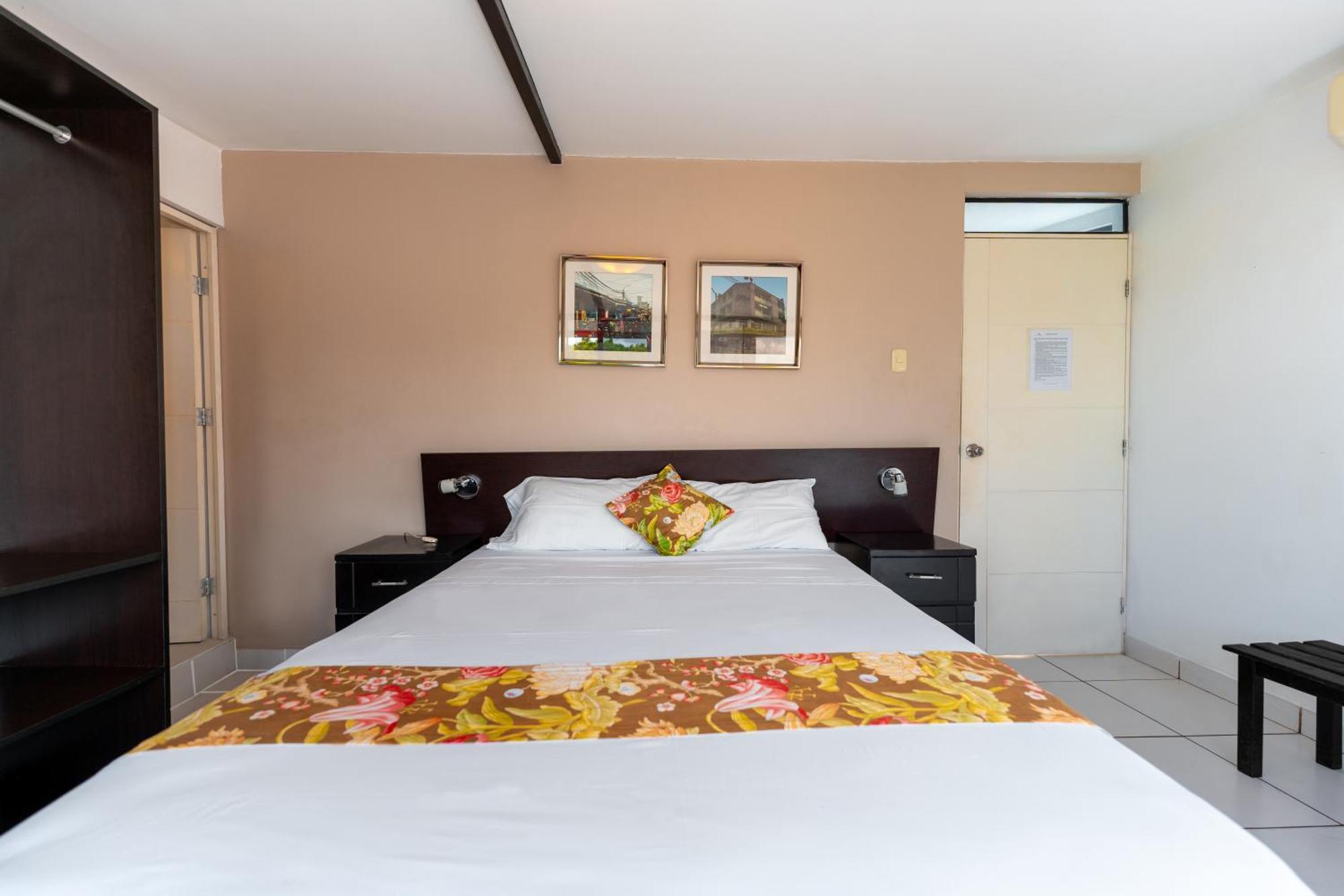Hostal "Centrika" Тарапото Экстерьер фото